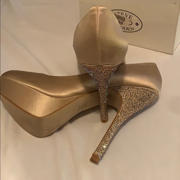 Steve Madden heels with Crystal heal. Champagne - Picture 4 of 6